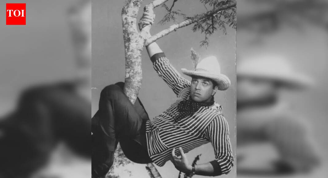 'Dharmendra amar rahe': Chandan Roy Sanyal honours the legend and revisits memories from 'Paari'