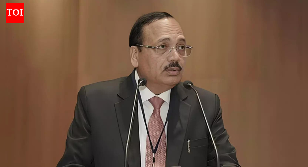 <div>'Went for morning walk ...': CJI Surya Kant flags toxic Delhi air; SC may shift to virtual hearings</div>