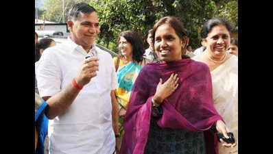 Cong Mumbai chief Varsha Gaikwad asks CP to file FIR against BJP’s Satam for threats, promoting religious enmity