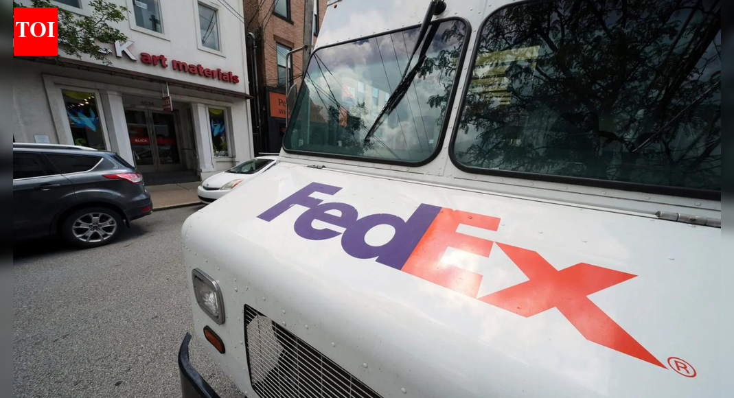 Holiday guide: What’s open, what’s closed on Thanksgiving Day; major retailers shut as Black Friday prep begins