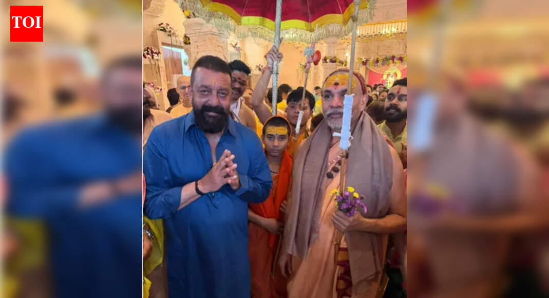 Sanjay Dutt meets Shankaracharya Swami Avimukteshwaranand, seeks blessings