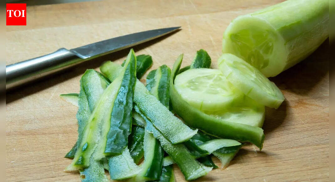 Keep cucumber skin for more vitamins and minerals