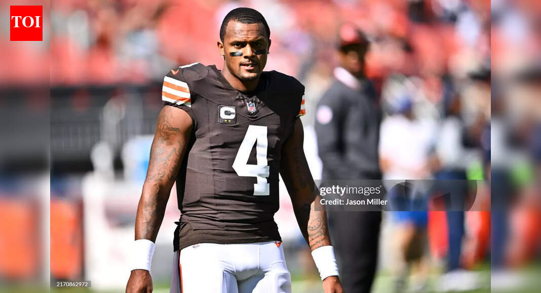 Browns QB Deshaun Watson hands out turkeys and gifts to families in need amid scrutiny over $230 million fully guaranteed contract