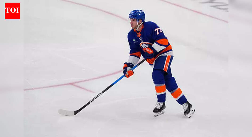 NHL Update: Islanders' Tony DeAngelo comments on Donald Trump's response to White House shooting