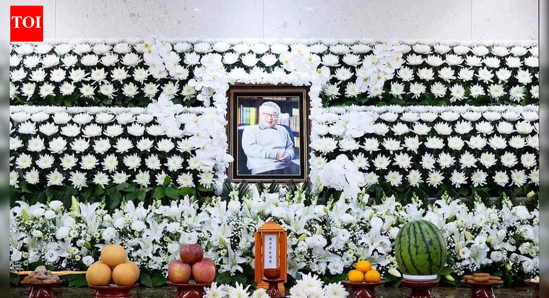 Korea's 'eternal actor' Lee Soon-jae laid to rest: Stars pay tearful tributes