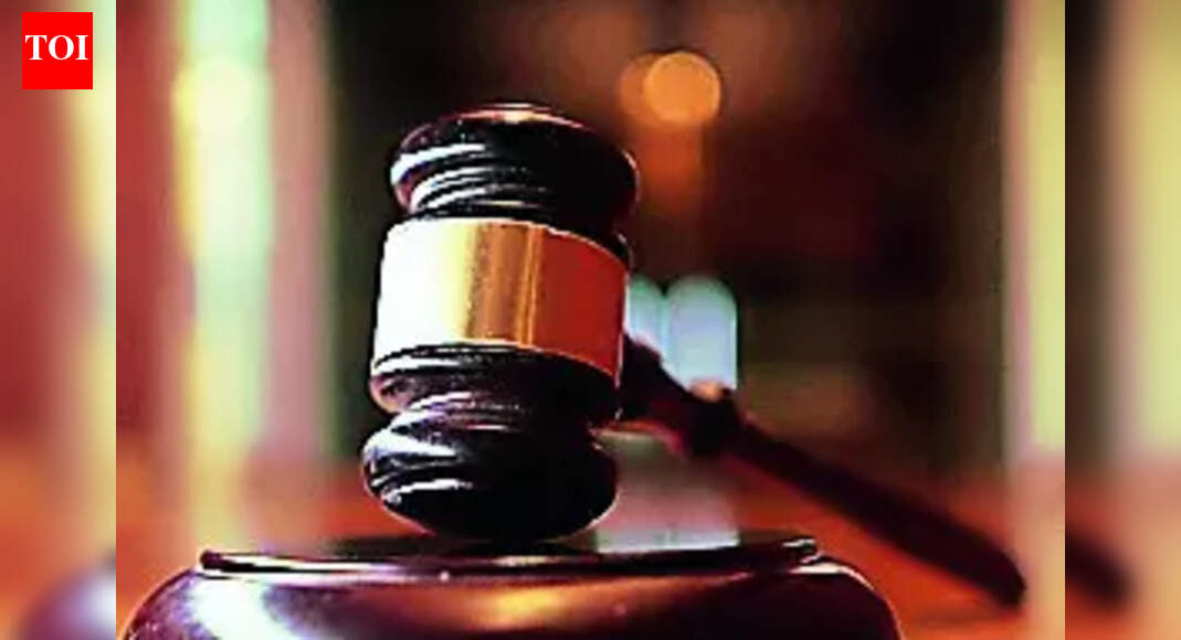 <div>Parent's divorce must not split siblings: SC</div>