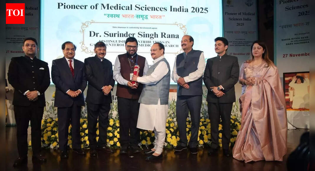 AIIMS Rishikesh chairman Dr Raj Bahadur receives lifetime achievement award at National Health Conference