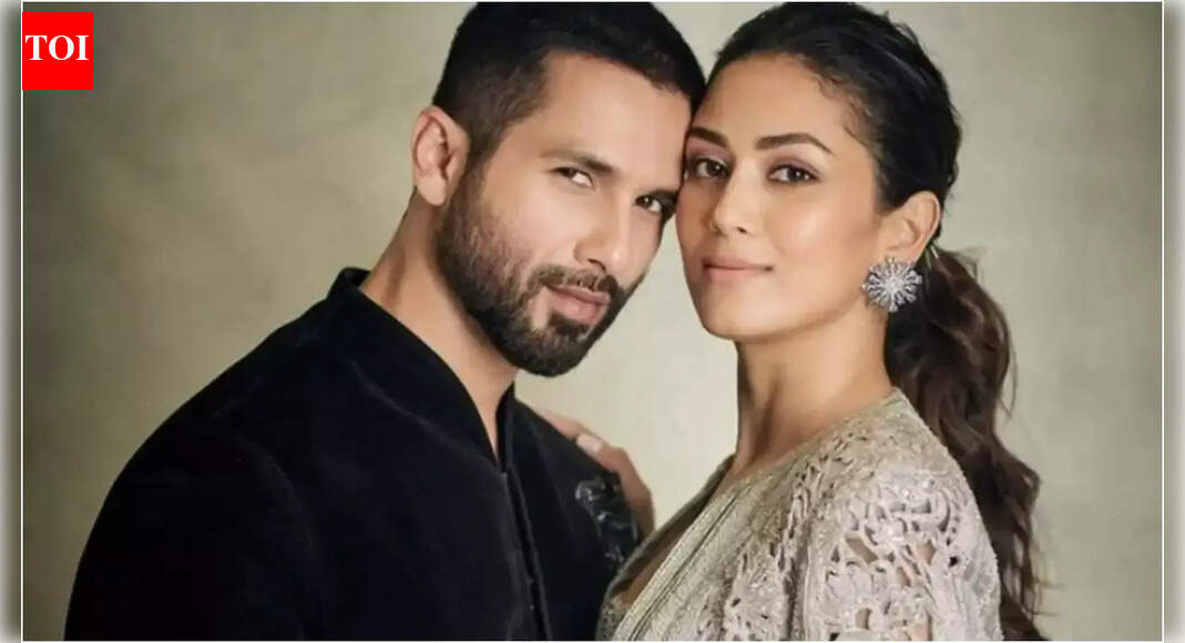<div>Mira shares Shahid's 10-year-old reception invite</div>