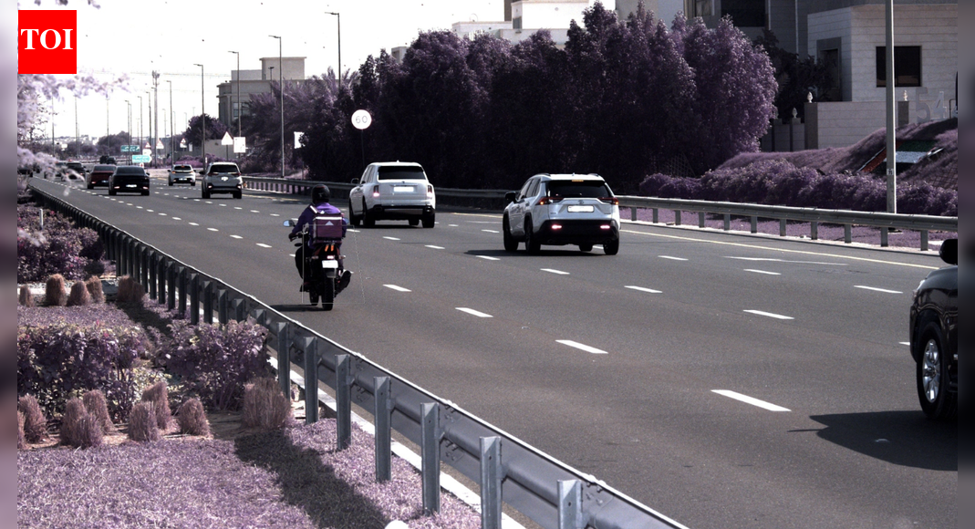 UAE: Dubai police fine 8,000+ delivery riders for riding in fast lanes