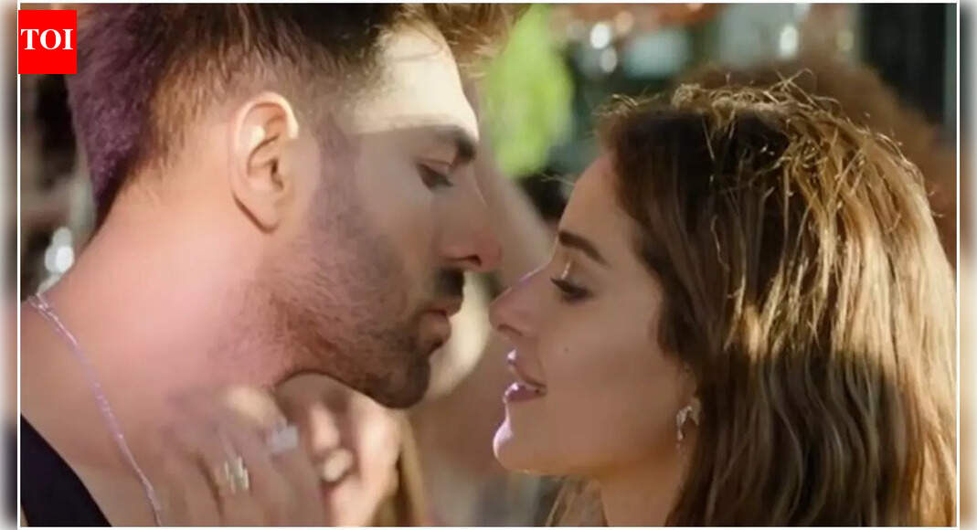 <div>Tu Meri Main Tera: Kartik and Ananya's chemistry explodes</div>