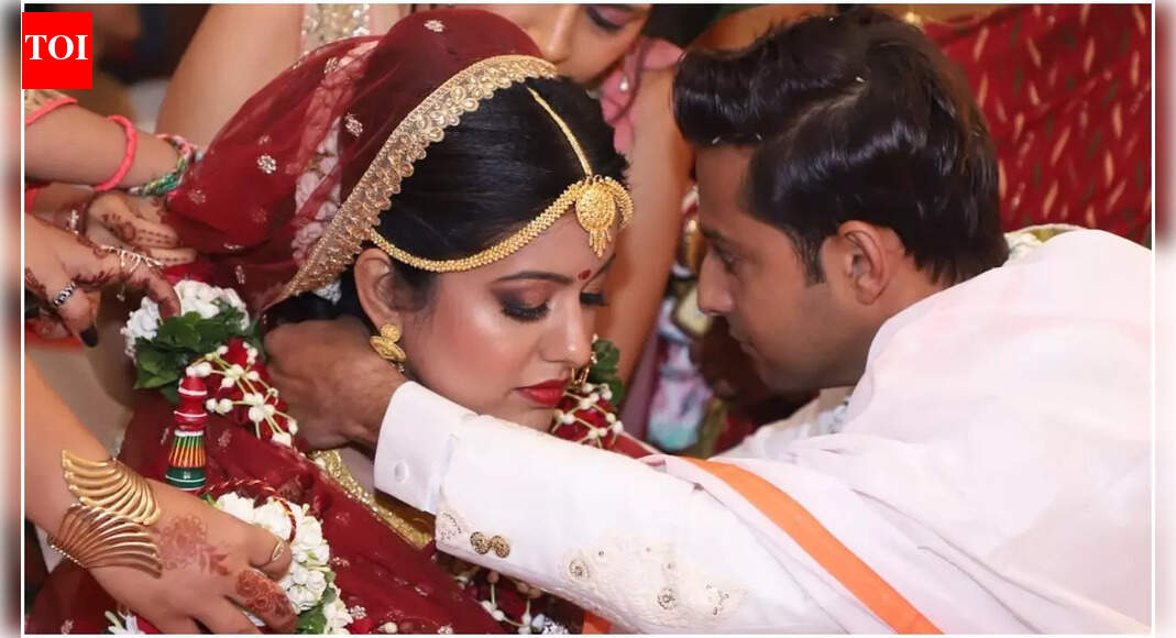 Ishita Dutta and Vatsal Sheth mark 8th anniversary: ‘Eight years, two beautiful babies...’