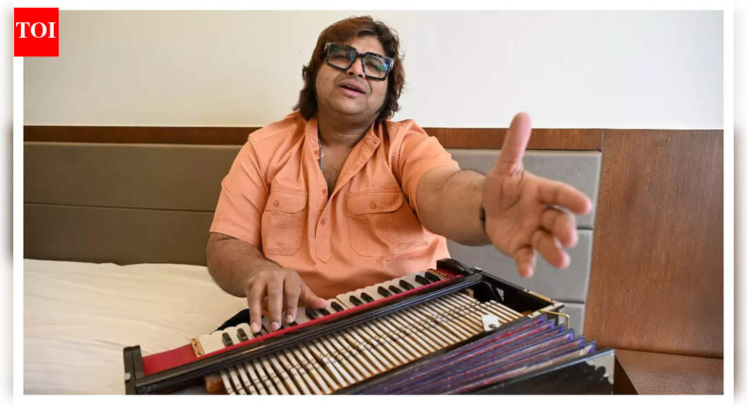 No harm in being inspired by Sufi greats, but we need new content: Mujtaba Aziz Naza