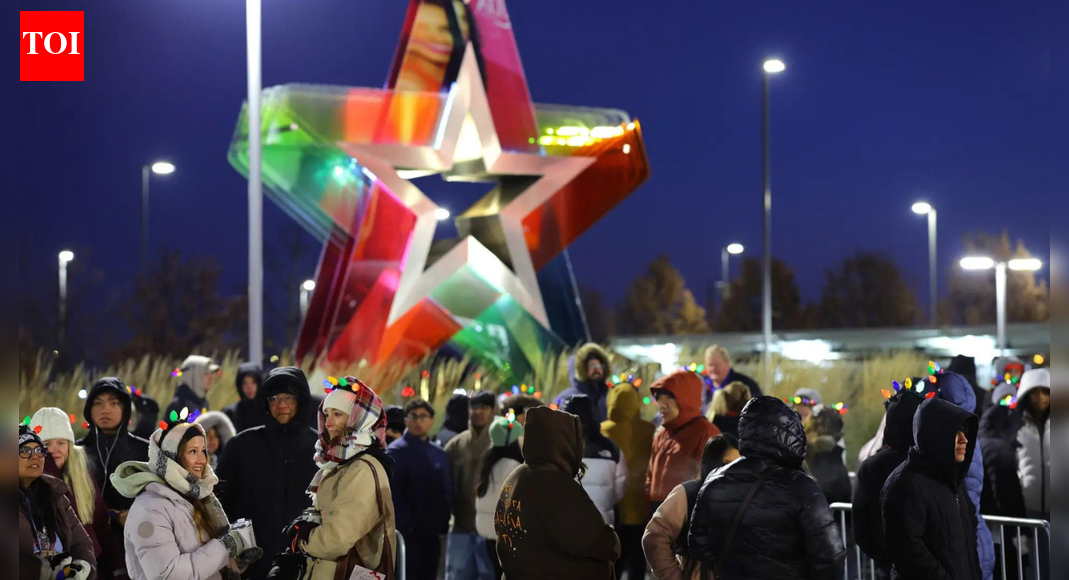 Holiday rush: US retailers eye Black Friday lift; shoppers hunt deals despite weak sentiment