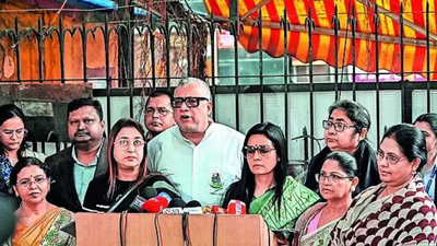 TMC delegation meets EC, alleges 40 death-related to SIR till now in WB