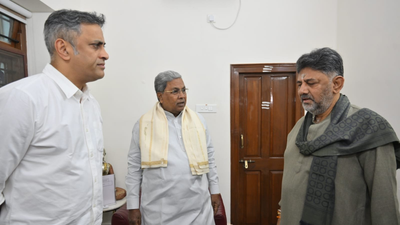 Siddaramaiah vs Shivakumar: Deputy CM meets CM in Bengaluru as power-sharing tussle rages in Congress; top developments
