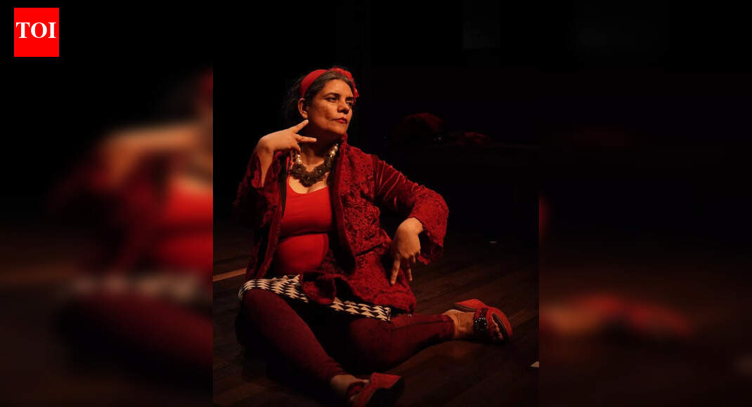 A solo act that confronts shame & celebrates body positivity