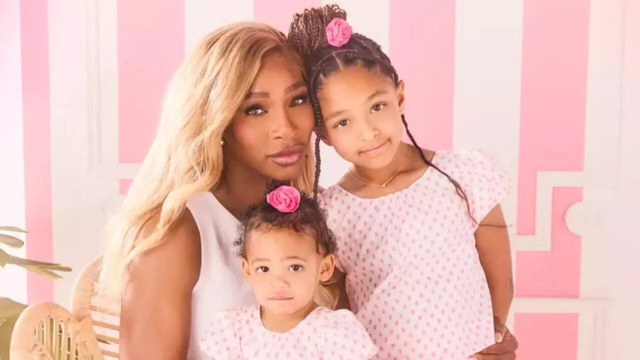 Tennis legend Serena Williams shares adorable snuggled-up moments with her  daughters with a 3-word message | International Sports News - The Times of  India