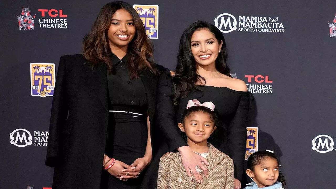 Kobe Bryant's wife Vanessa Bryant turns Disneyland into family adventure as  her daughters steal the spotlight | NBA News - The Times of India