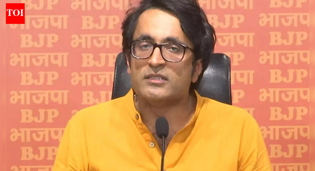 <div>Congress members taking lead in making India 'Congress-mukt': BJP</div>