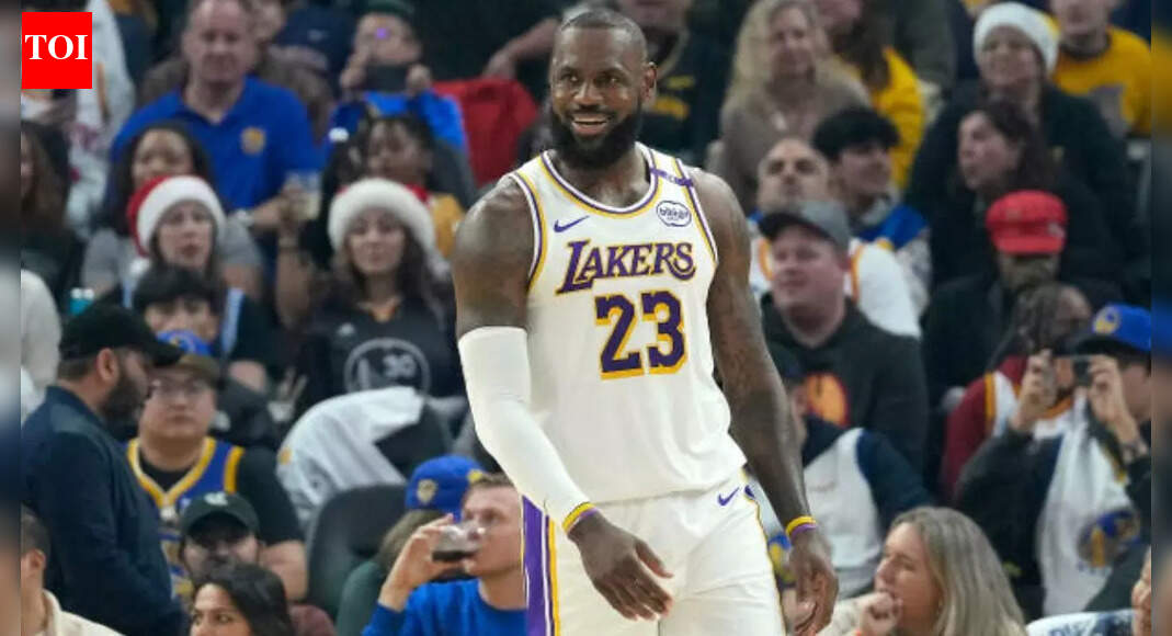 LeBron James melts hearts while handing his wristband to young Los Angeles Lakers fan in candid arena moment