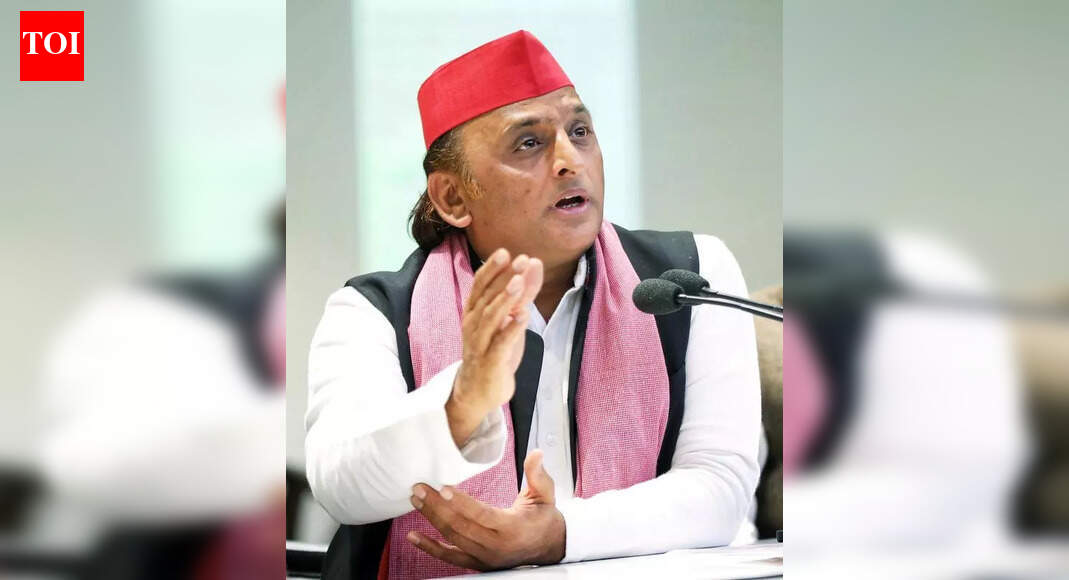Akhilesh appeals to singers not to make songs like RJD for SP