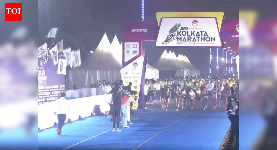 Milind Soman flags off marathon in Kolkata to promote fitness in society; Says,'Keeping yourself fit is important for keeping society fit'