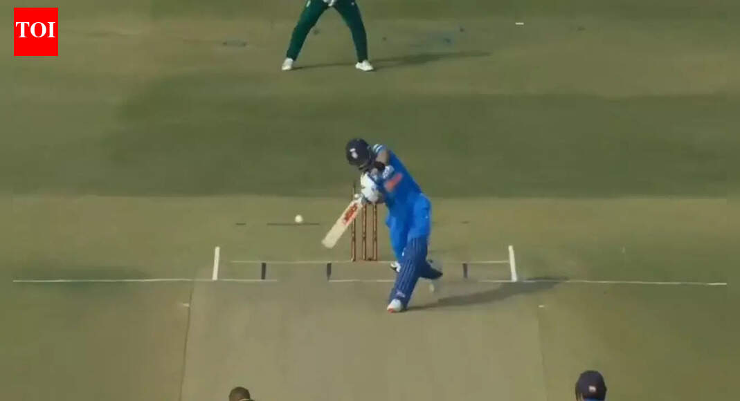Six-hitting spree: Virat Kohli hits 5 sixes in first ODI against South Africa - Watch