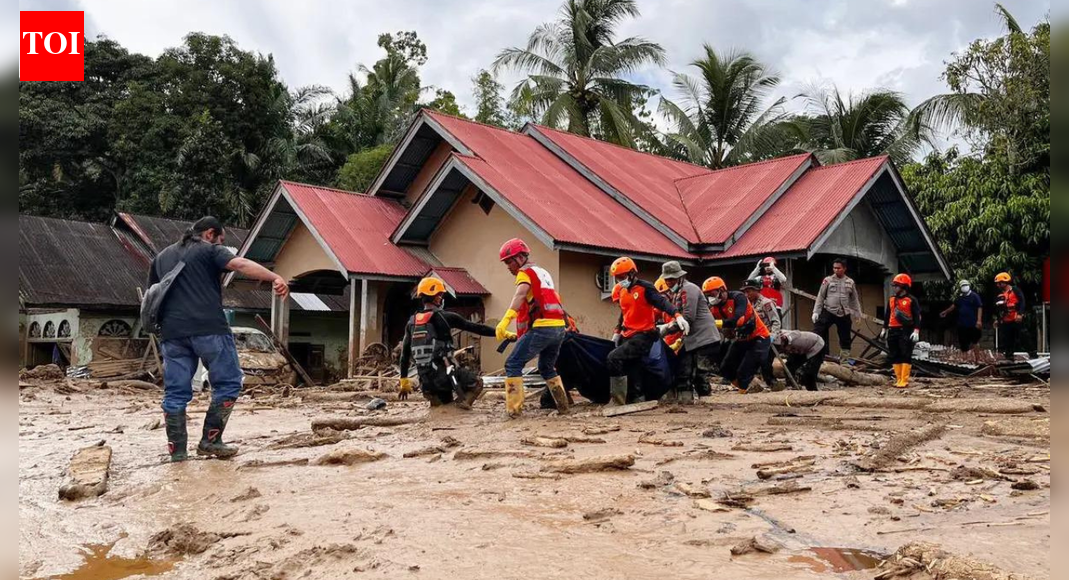 Indonesia floods: Toll rises to 442, hundreds missing; warships deployed for rescue ops
