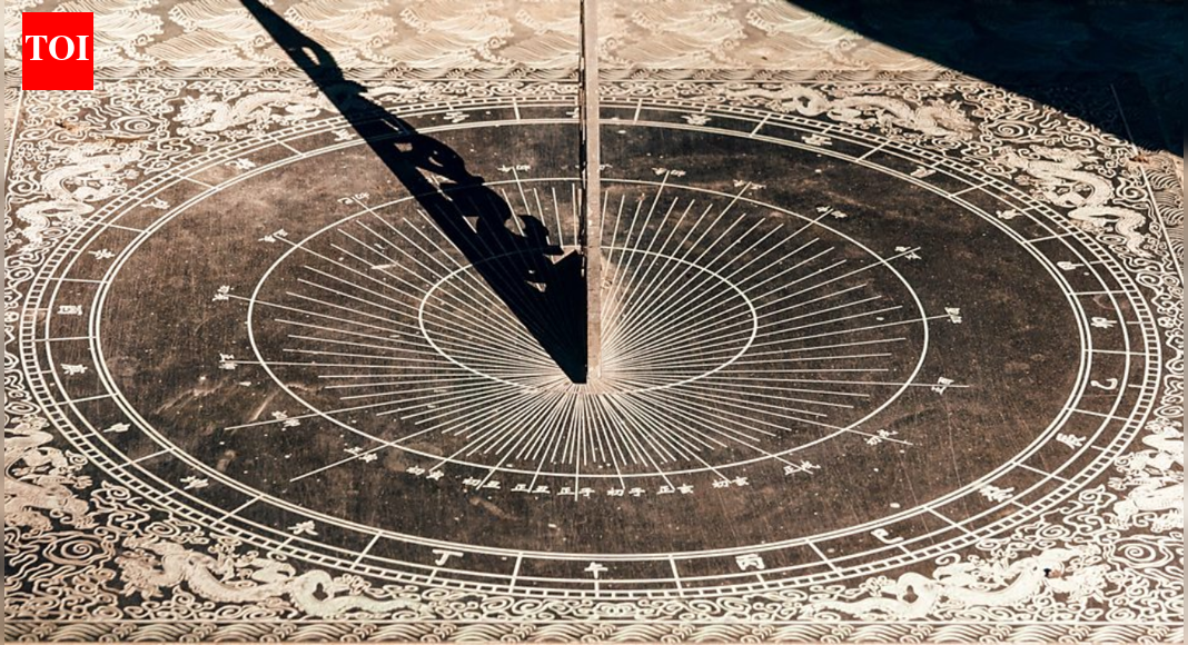 Mind-bending theory claims we’re actually in the year 1726 and that 300 years of history never happened