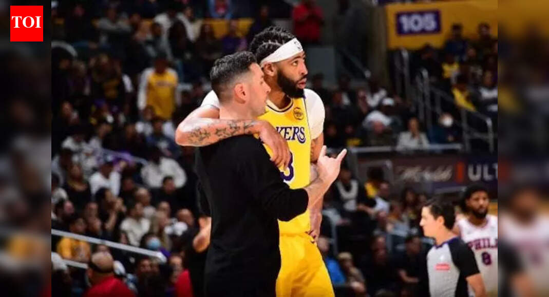 Anthony Davis delivers heartfelt 3-word message to JJ Redick after emotional showdown vs Los Angeles Lakers