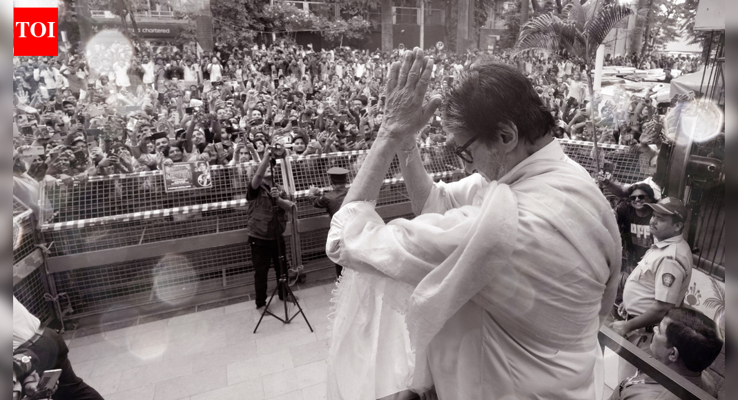 Amitabh Bachchan misses weekly Jalsa meet-up, tells fans, 'Your smiles keep me alive and working'