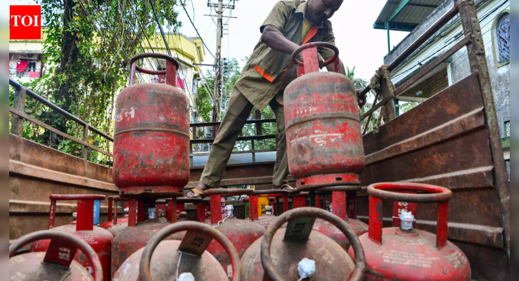 LPG price cut: Commercial cylinder becomes Rs 10 cheaper; domestic rates remain unchanged