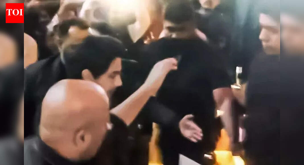 Aryan Khan sighting sends fans into a frenzy in Bengaluru