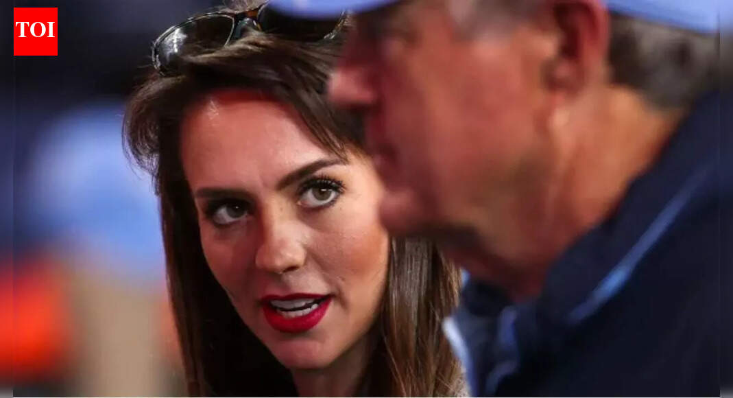 Bill Belichick’s romantic moment with Jordon Hudson after UNC defeat instantly steals the spotlight