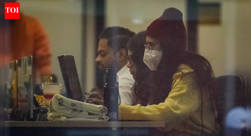 Winter pain: How Delhi’s pollution spikes are mirroring traffic hours