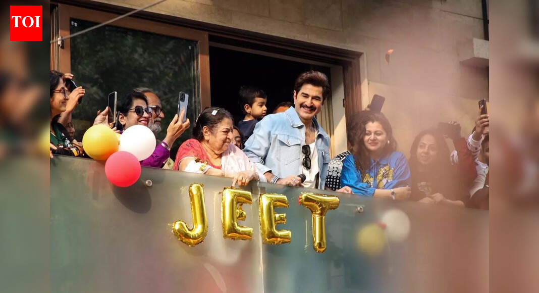 Keu Bole Biplabi Keu Bole Dakat’ title reveal video unveiled on Jeet’s birthday