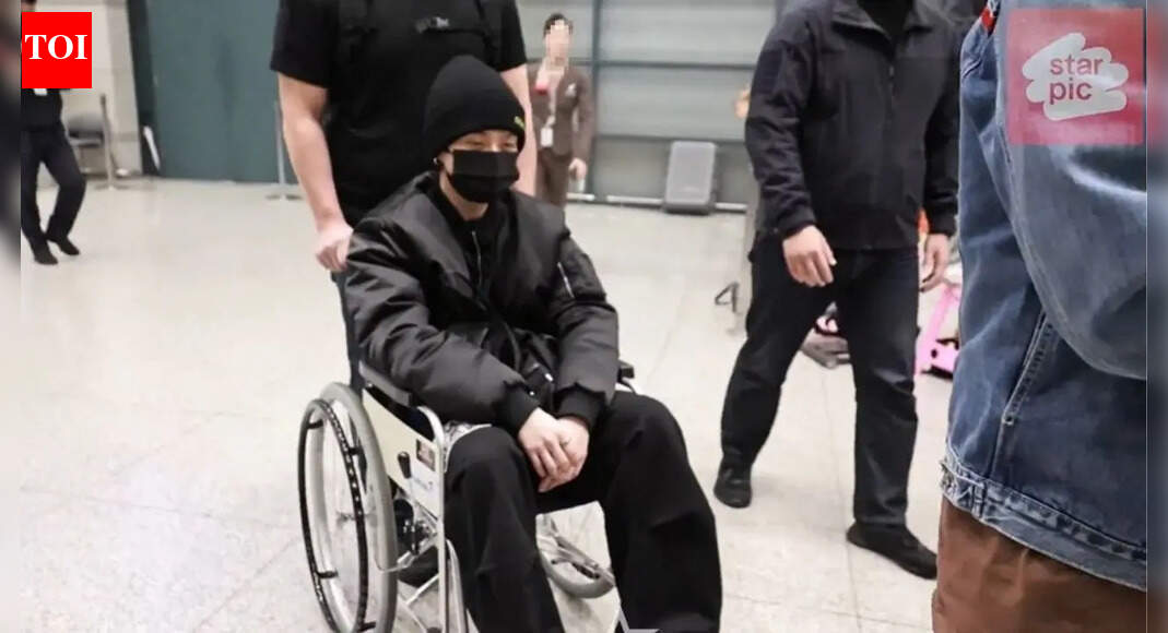 Stray Kids' main dancer Lee Know's ankle gets sprained during the MAMA Awards 2025 performance