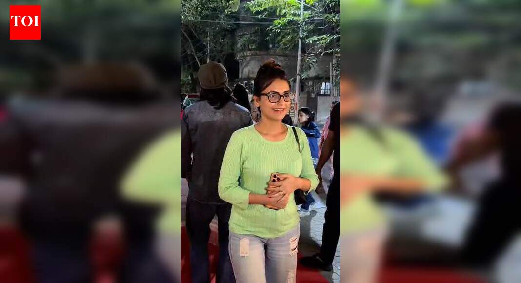 Actors spotted at Sandip Jaiswal's store opening