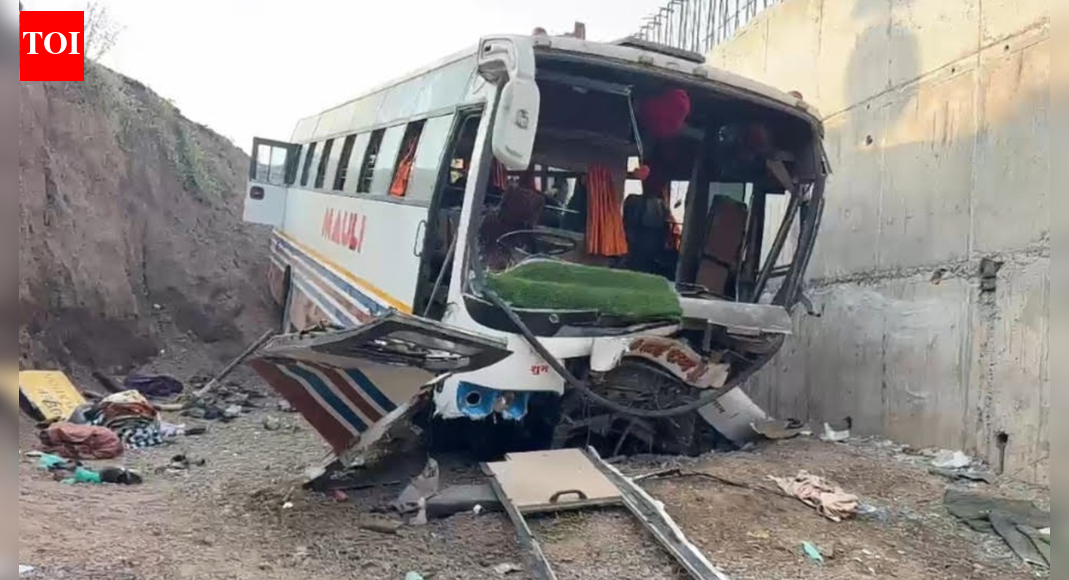 Maharashtra: 11 students injured, 4 critical as bus plunges 20 ft into underpass on Pune-Bengaluru highway