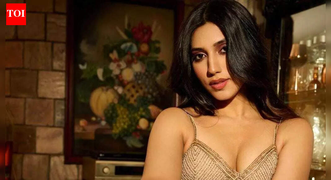 Jasmine Kaur set to make a grand Bollywood debut