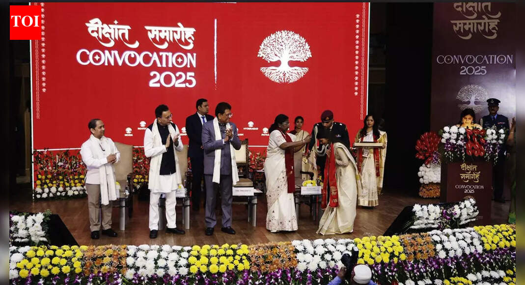 FDDI Convocation 2025: President Murmu urges graduates to drive growth in India’s footwear industry