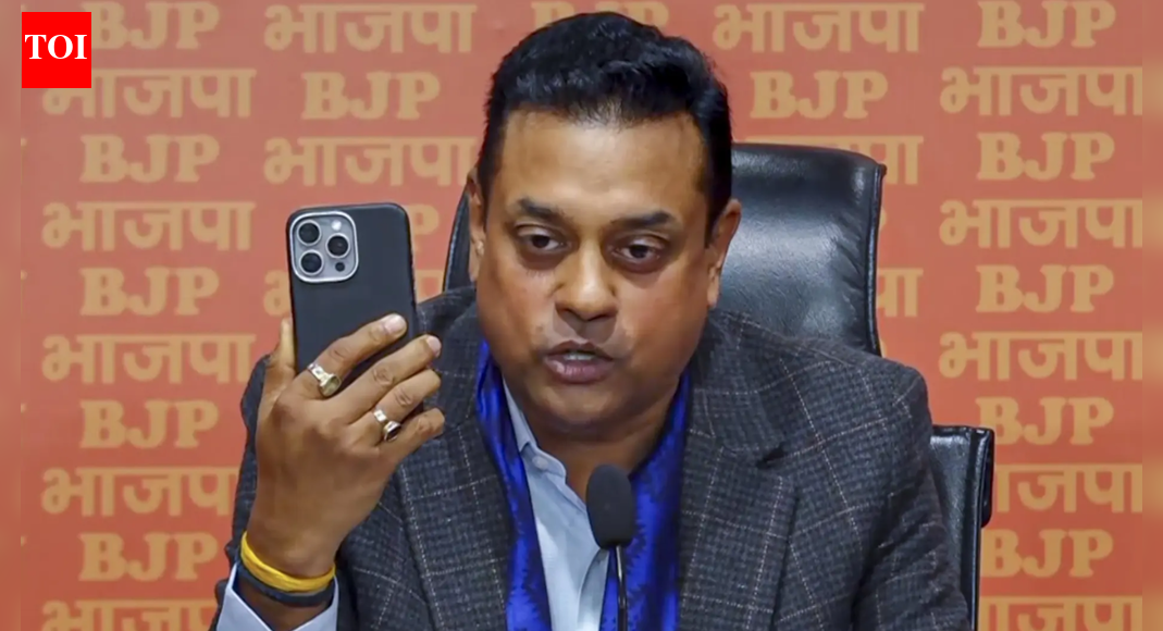'Chor ki daadhi mein tinka': BJP defends Sanchar Saathi app; jabs Cong over privacy row