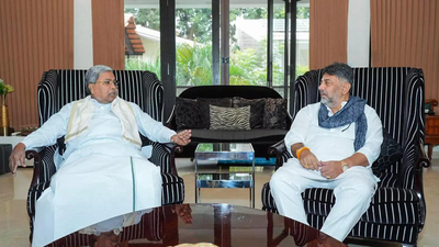 Karnataka 'breakfast diplomacy': Second meet between Siddaramaiah and DKS draws blank; now, all eyes on Congress high command