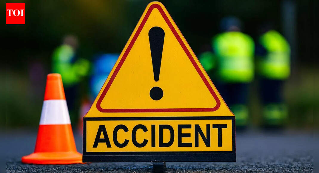 10 students injured in auto accident in Ganjam district