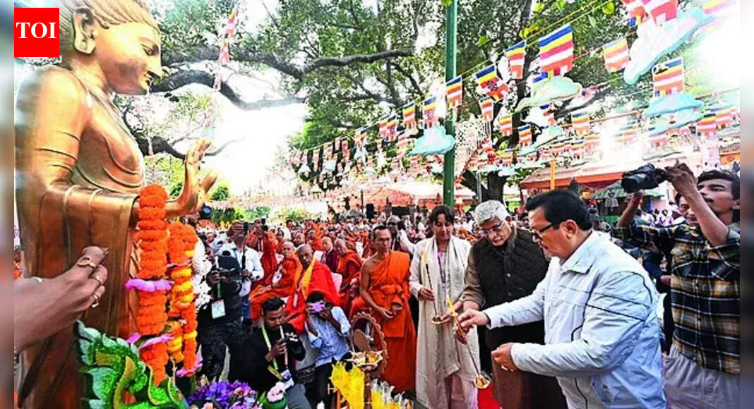 11-day Tipitaka chanting begins in Bodh Gaya