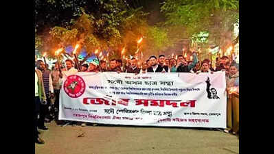 Assam: Tezpur central varsity logjam continues; students shut down campus