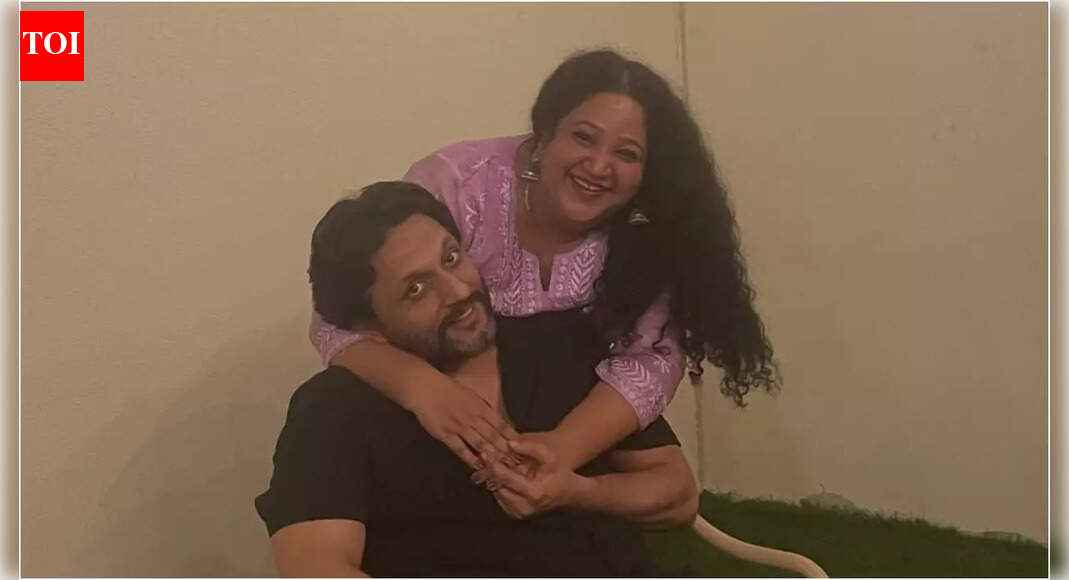 <div>'She wants to live as Hindu, I as Muslim': Zeeshan reveals</div>