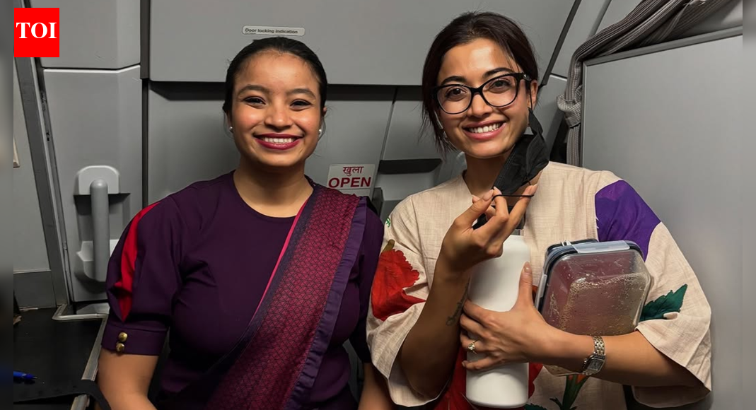 Air hostess meets Rashmika Mandanna onboard; Thrilled lady calls the moment 'Pure magic'