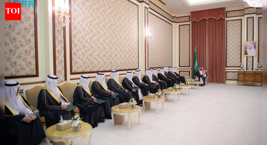 Saudi Crown Prince administers oath to newly appointed ambassadors at Dammam ceremony