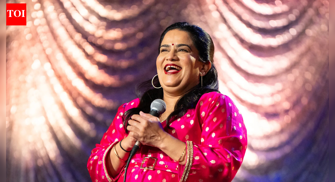 <div>Indian-origin comedian Zarna Garg says Indians love Trump because 'all politicians are crooked back home'</div>